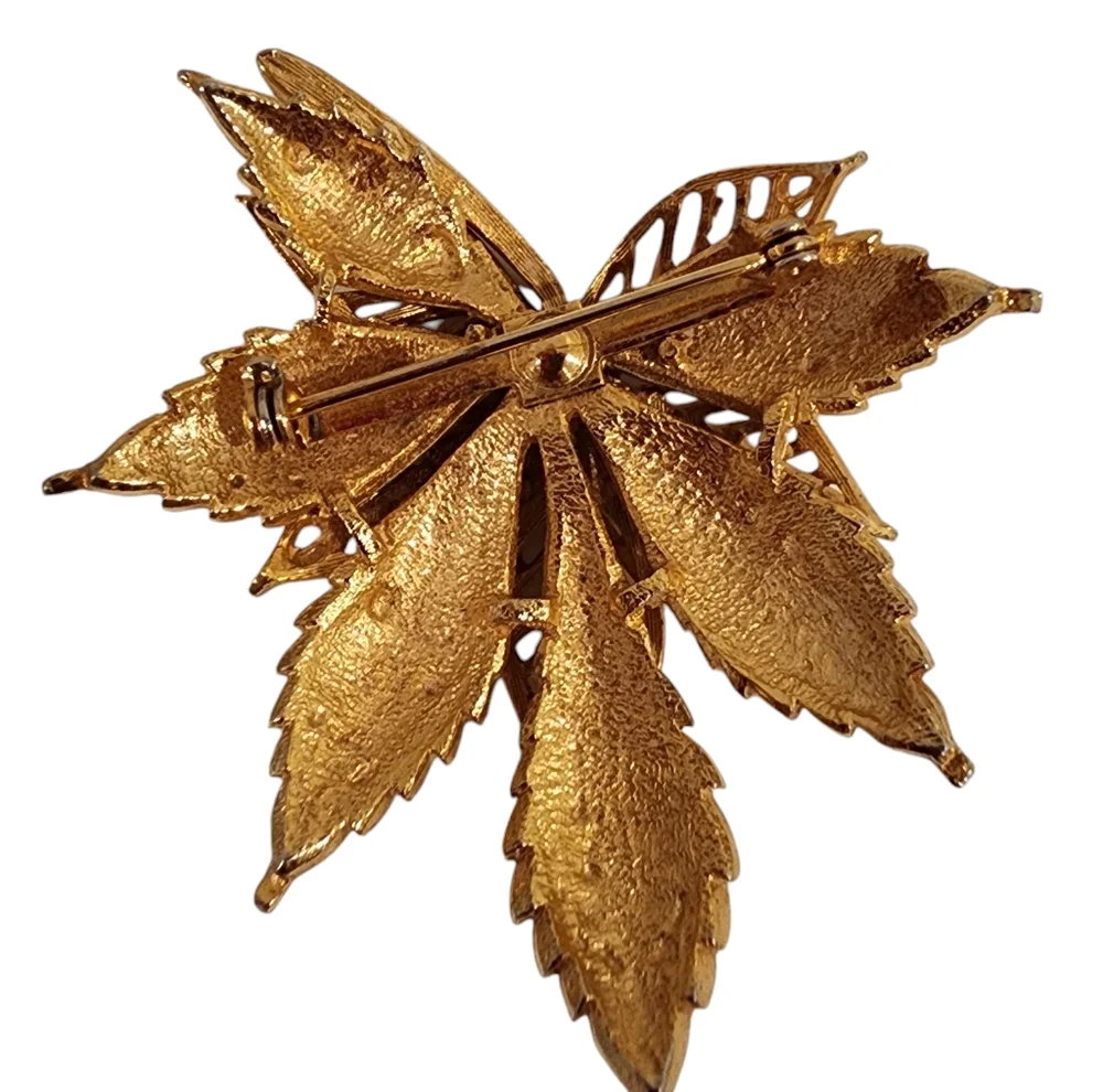 1950s vintage brooch pin leaf brooch gold tone unsigned 1950s fifties 50s